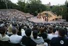 http://myupperwest.com/wp-content/uploads/2011/02/delacorte-theater-central-park.jpg