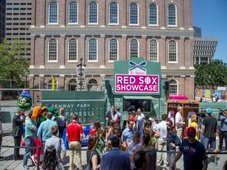 보스턴 야구팀 레드삭스의 마스코트와 셀피를! 후기 썸네일