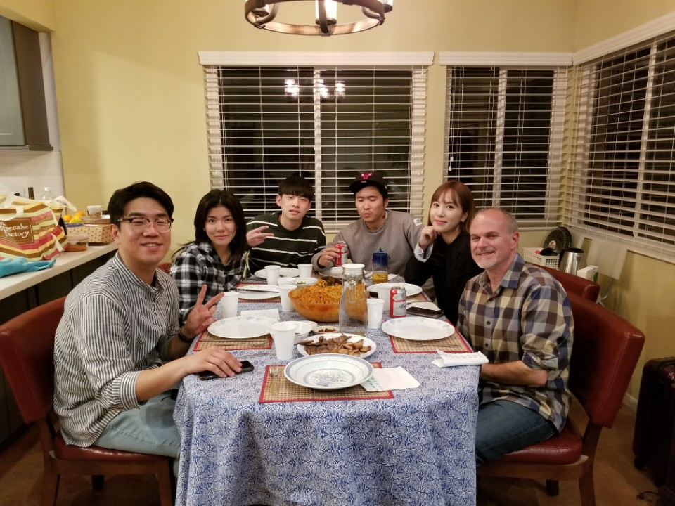 내 집처럼 느끼게 해준 홈스테이 가족들 후기 썸네일